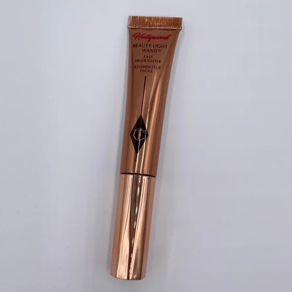 NEW Charlotte Tilbury Beauty Light Wand Easy Highlighter in Spotlight Rose Gold - Picture 3 of 6